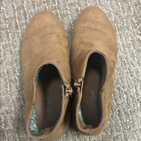 Kids Girls Tan Suede Ankle Boots - Picture 4 of 5